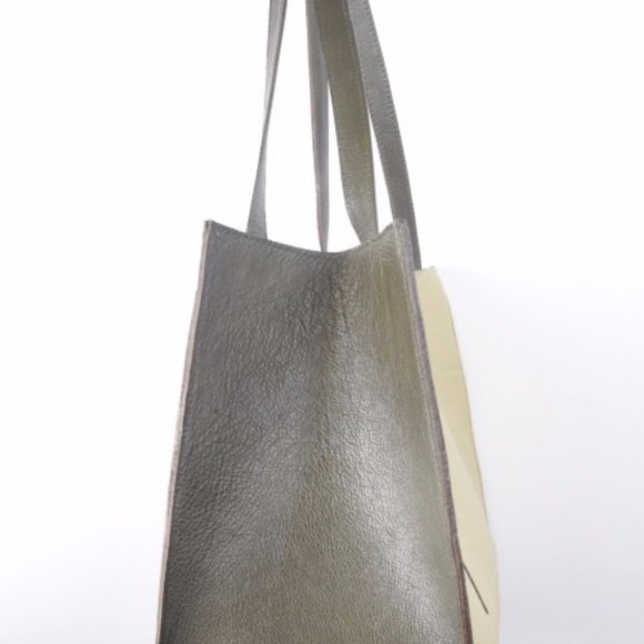 Three-Tone Tote Bag - Picture 4 of 4